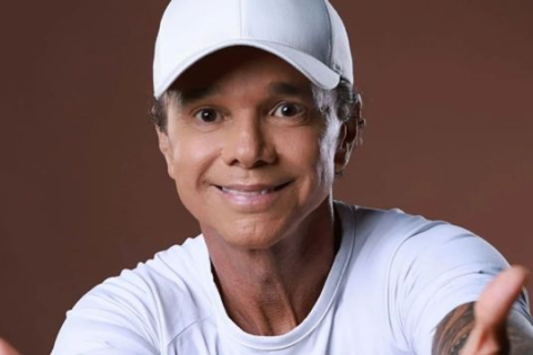 Morre Netinho, ícone do axé music e intérprete do sucesso “Milla”, aos 60 anos