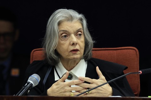 Voto de Cármem Lúcia Forma Maioria para Condenação de Bolsonaro