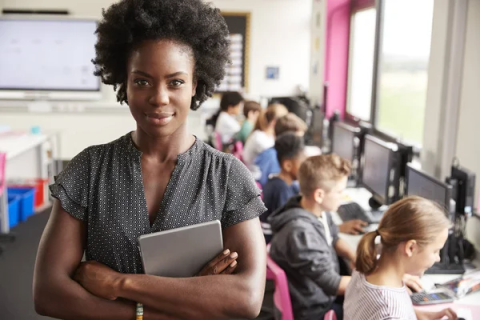 Dia do Pedagogo: Resistência e Esperança em uma Profissão Desvalorizada