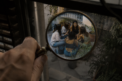 O Feminino sob Vigilância: Como a Sociedade Controla às Mulheres